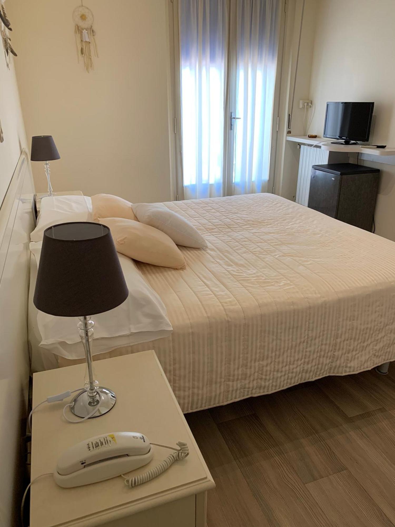 G&D Hotel Deanna Pool&Brunch Milano Marittima Rum bild