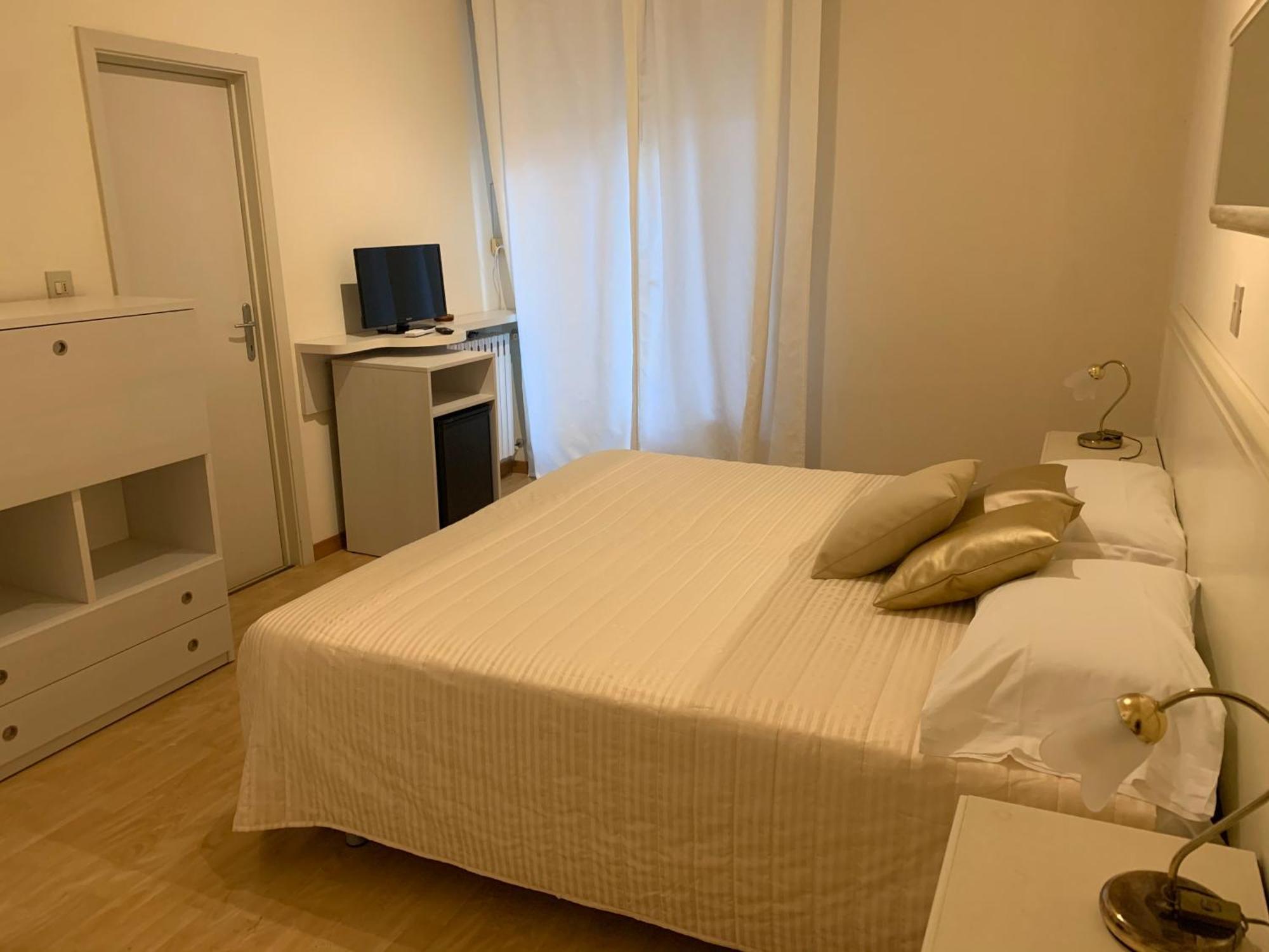 G&D Hotel Deanna Pool&Brunch Milano Marittima Rum bild